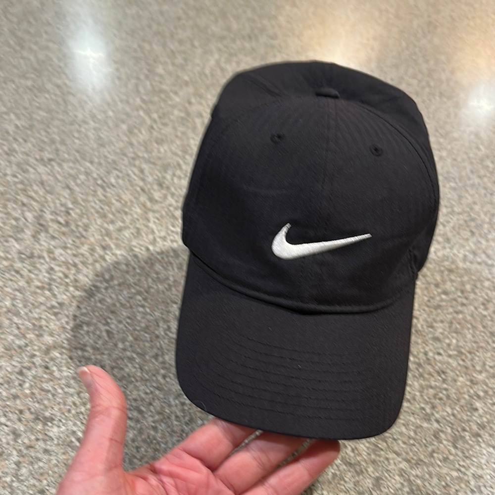 Nike Black Golf Cap, hat NEW